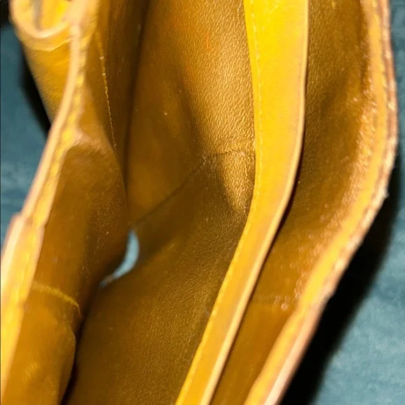 Vintage Givenchy Crossbody & Wallet Bundle – Project Lot - Picture 15 of 17